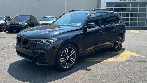 2021 BMW X7 M50i