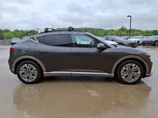 2025 Genesis GV60 Standard