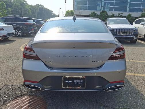 2022 Genesis G70 3.3T