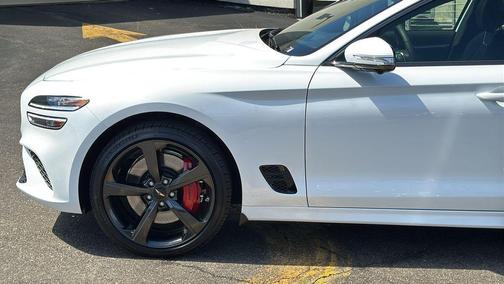 Uyuni White 2026 Genesis G70 3.3T Sport Prestige