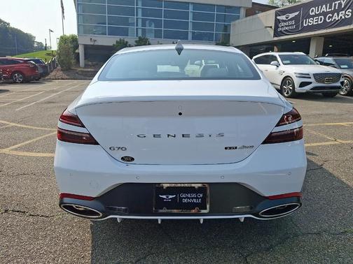2022 Genesis G70 3.3T