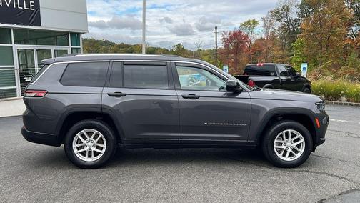 2022 Jeep Grand Cherokee L Laredo