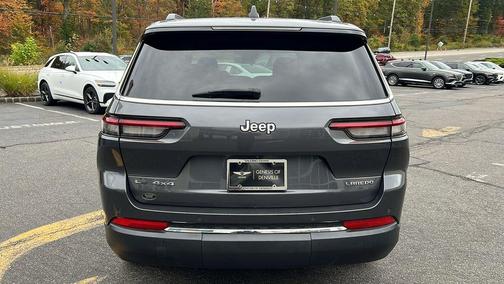 2022 Jeep Grand Cherokee L Laredo