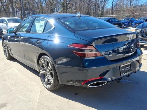 2025 Genesis G70 2.5T