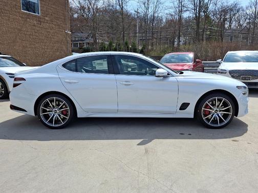 2025 Genesis G70 2.5T