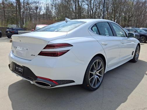 2025 Genesis G70 2.5T