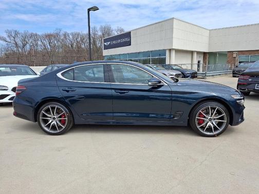 2025 Genesis G70 2.5T