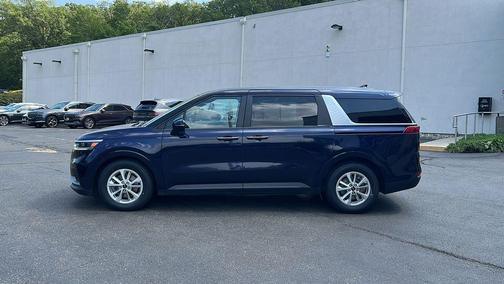 2022 Kia Carnival LXS