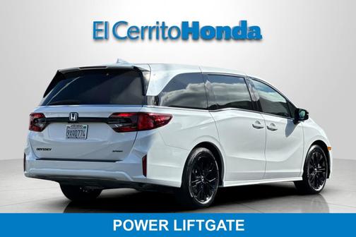 Platinum White Pearl 2026 Honda Odyssey
