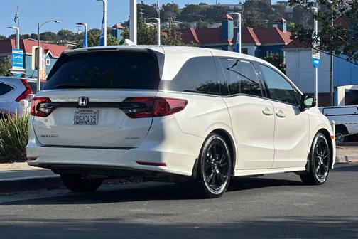 2023 Honda Odyssey 