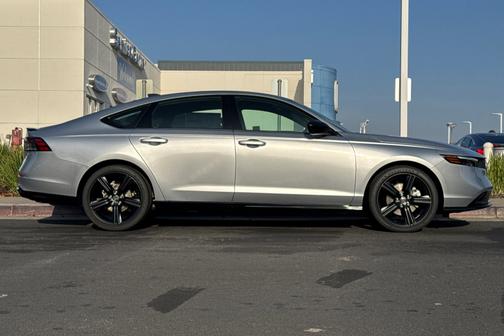 2025 Honda Accord Hybrid 