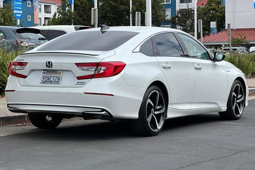 2022 Honda Accord Hybrid 