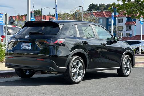 Crystal Black Pearl 2026 Honda HR-V