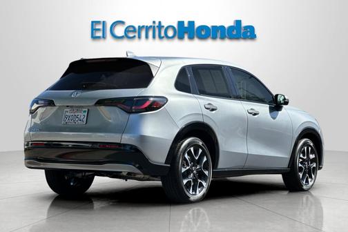 Solar Silver Metallic 2026 Honda HR-V