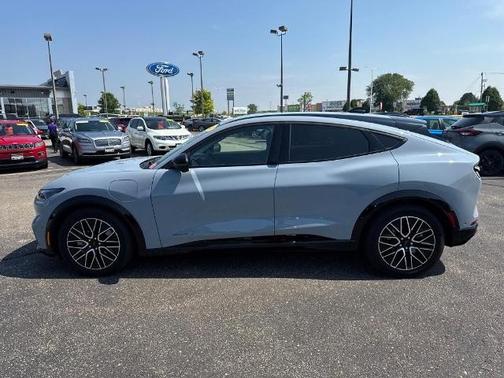 2024 Ford Mustang Mach-E PREMIUM