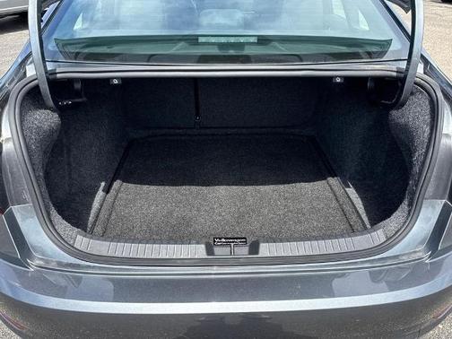 Platinum Gray Metallic 2021 Volkswagen Jetta 1.4T S