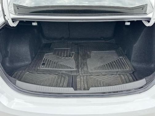 Summit White 2023 Chevrolet Malibu LT W/1LT