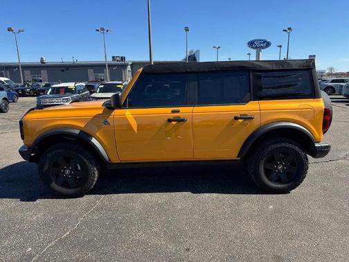 CYBER ORANGE MET TRI-COAT 2021 Ford Bronco BLACK DIAMOND