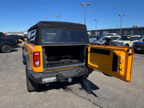CYBER ORANGE MET TRI-COAT 2021 Ford Bronco BLACK DIAMOND