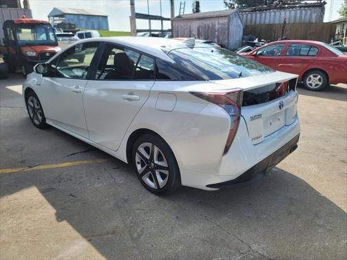 2016 Toyota Prius Three