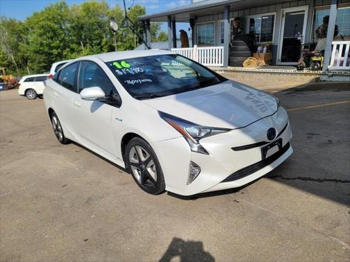 2016 Toyota Prius Three