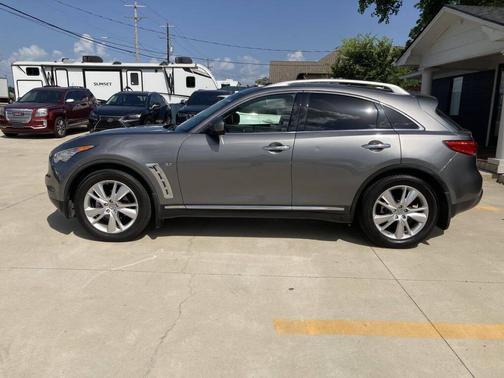 2014 INFINITI QX70 Base