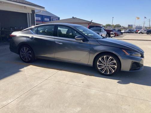 2023 Nissan Altima 2.5 SL