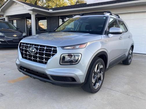 2022 Hyundai VENUE SEL