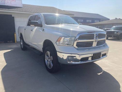 2016 RAM 1500 SLT