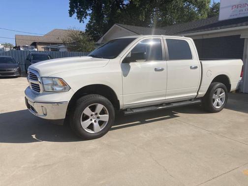 2016 RAM 1500 SLT