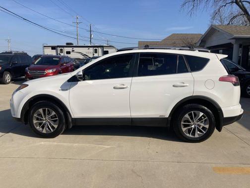 2017 Toyota RAV4 Hybrid SE