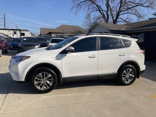 2017 Toyota RAV4 Hybrid SE