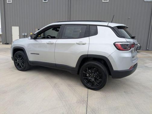 Silver Zynith 2026 Jeep Compass Latitude