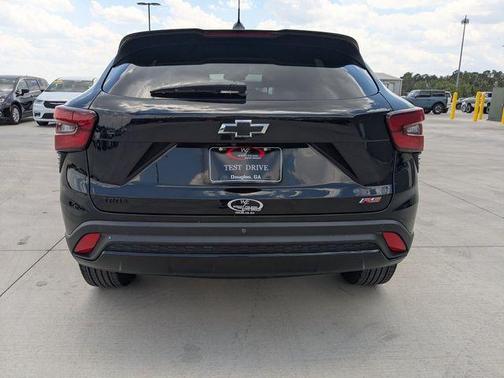 Black Metallic 2025 Chevrolet Trax 1RS
