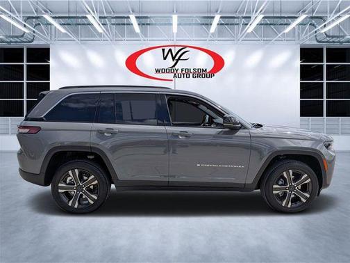 Sting Gray Clearcoat 2027 Jeep Grand Cherokee Limited