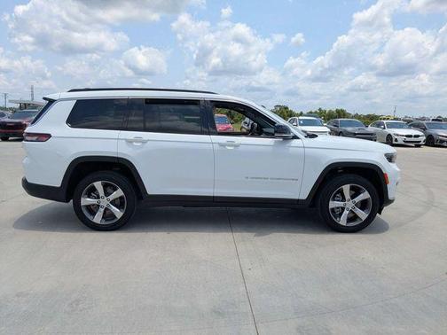Bright White Clearcoat 2025 Jeep Grand Cherokee L Limited
