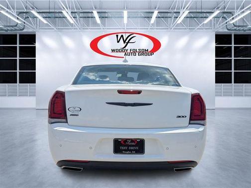 Bright White Clearcoat 2021 Chrysler 300 Touring