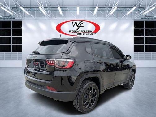 Diamond Black 2026 Jeep Compass Latitude