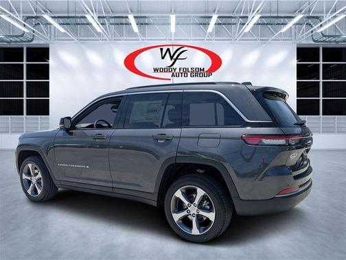 Metallic 2026 Jeep Grand Cherokee Limited