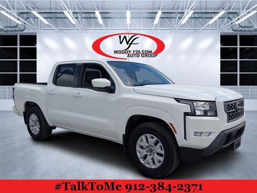 Glacier White 2024 Nissan Frontier SV