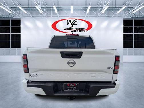 Glacier White 2024 Nissan Frontier SV
