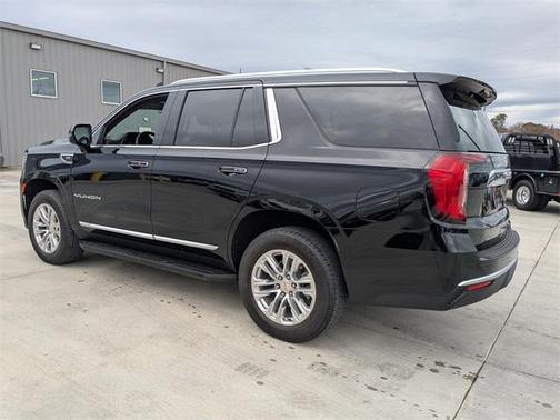 2024 GMC Yukon SLT