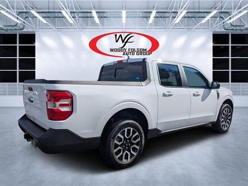 Oxford White 2024 Ford Maverick Lariat