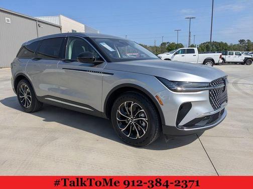 Radiance Metallic 2025 Lincoln Nautilus Premiere