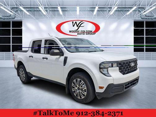 Oxford White 2025 Ford Maverick XL