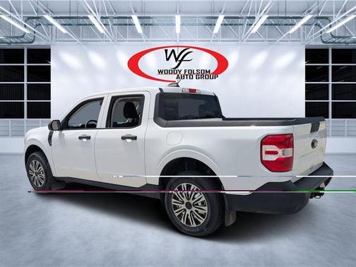 Oxford White 2025 Ford Maverick XL