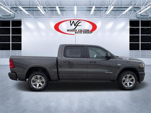 Granite Crystal Clearcoat Metallic 2026 RAM 1500 Big Horn/Lone Star