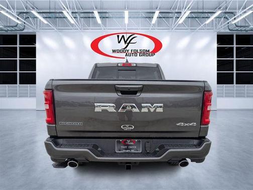 Granite Crystal Clearcoat Metallic 2026 RAM 1500 Big Horn/Lone Star