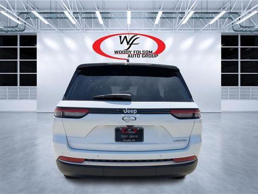 Bright White Clearcoat 2026 Jeep Grand Cherokee Limited