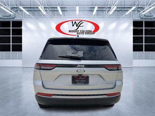 Silver Zynith 2026 Jeep Grand Cherokee Limited